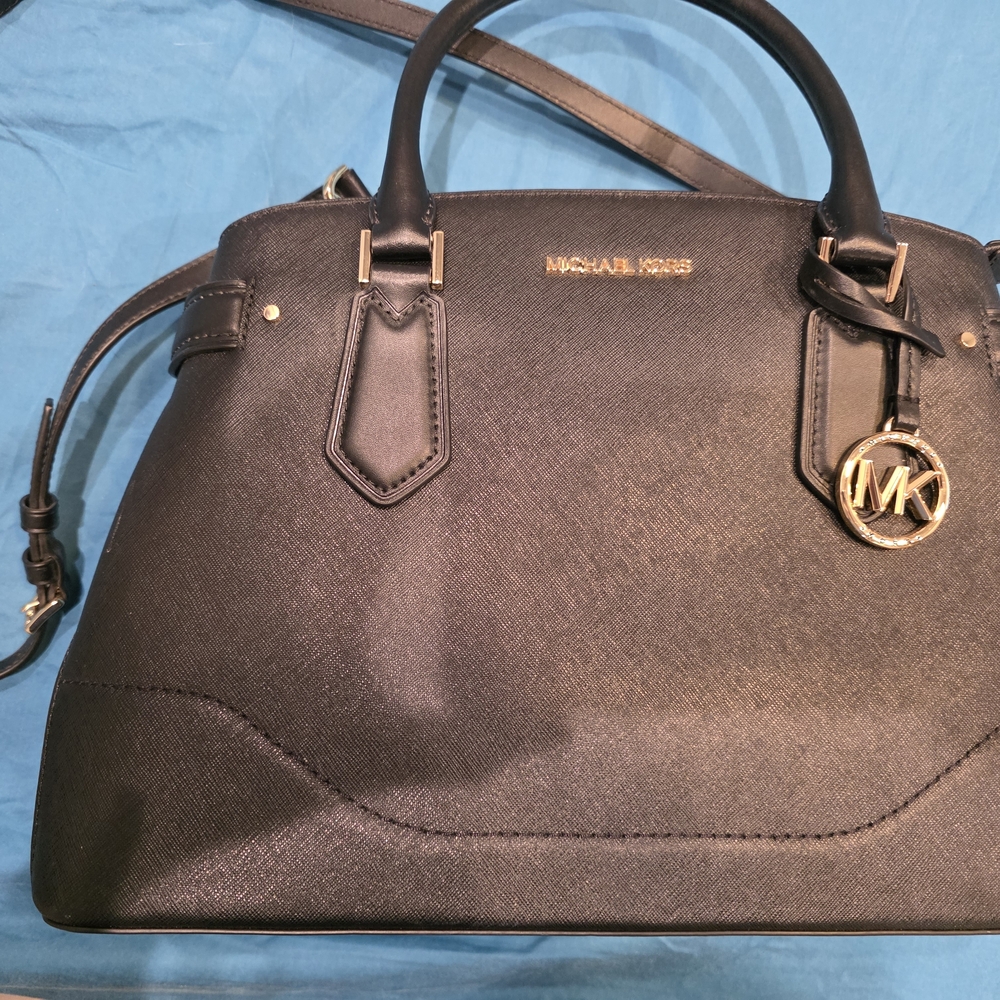 Michael Kors Elegant Black Satchel with Gold Details